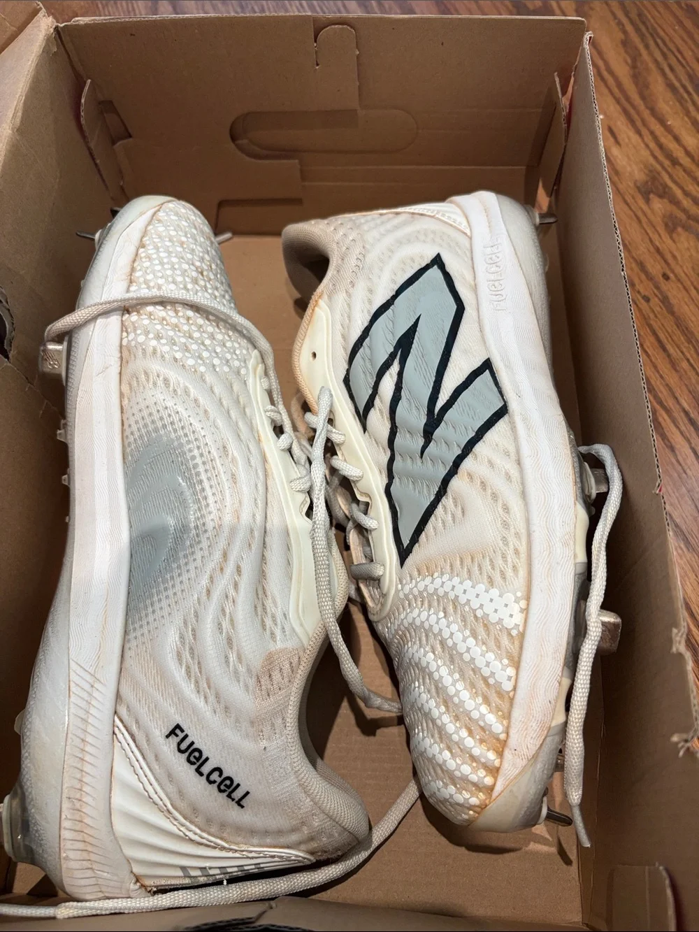 New Balance FuelCell 4040 v7 Metal Baseball Cleats